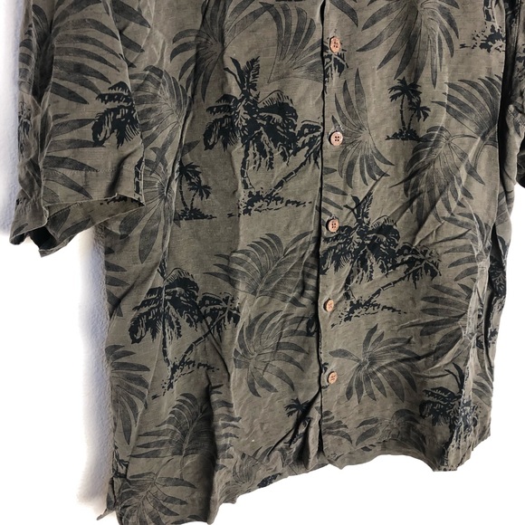 Tommy Bahama Short Sleeves 100% silk shirt Sz M - Picture 4 of 7